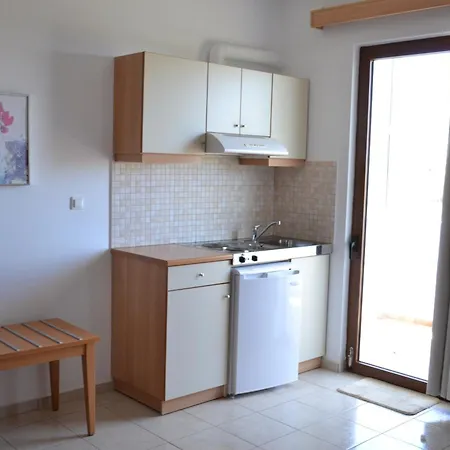 Giorgos And Maria Apartment *